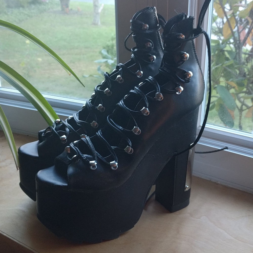 YRU black ballet baes